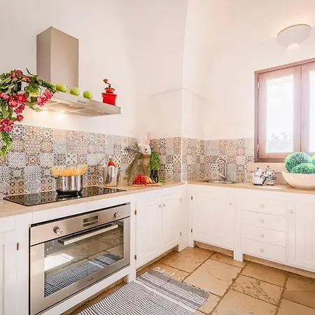 Βίλα Masseria Samali 14&4, Emma